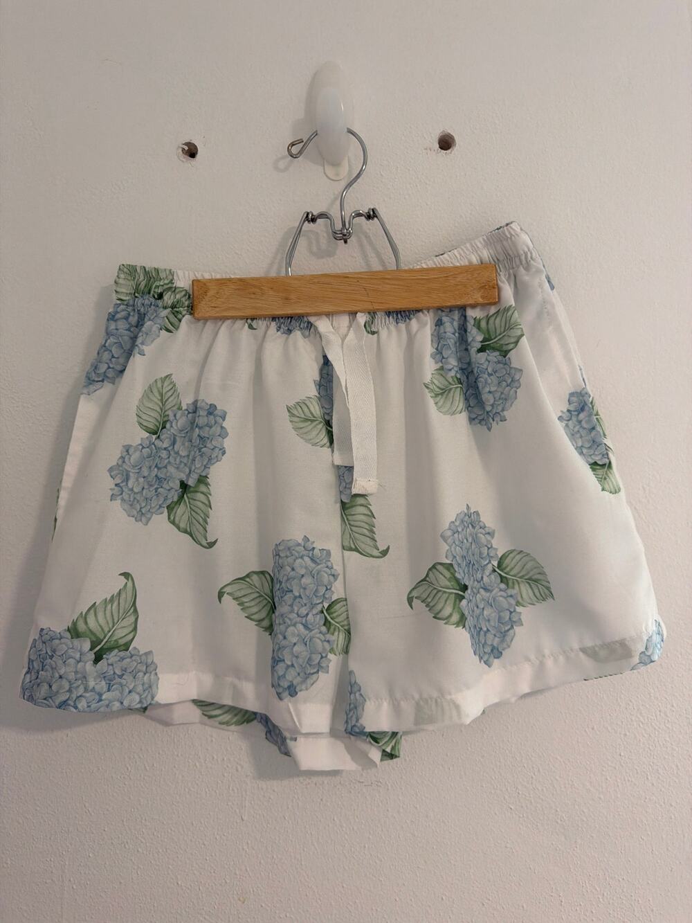 Floral lounge lightweight shorts size S new